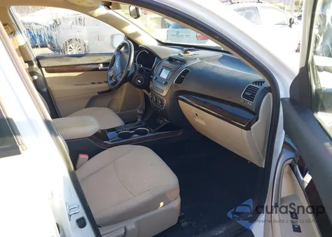 2014 Kia Sorento Lx z USA, uszkodzony, nr VIN 5XYKTCA60EG452861